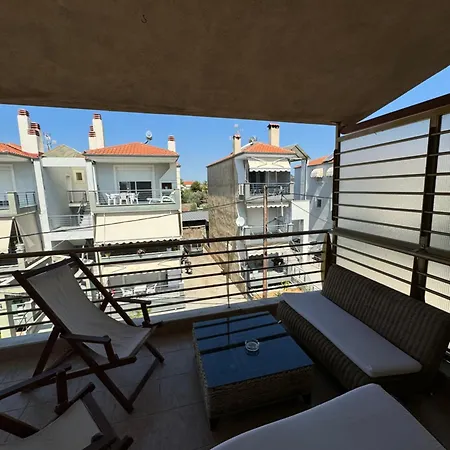 Apartment Up & High *